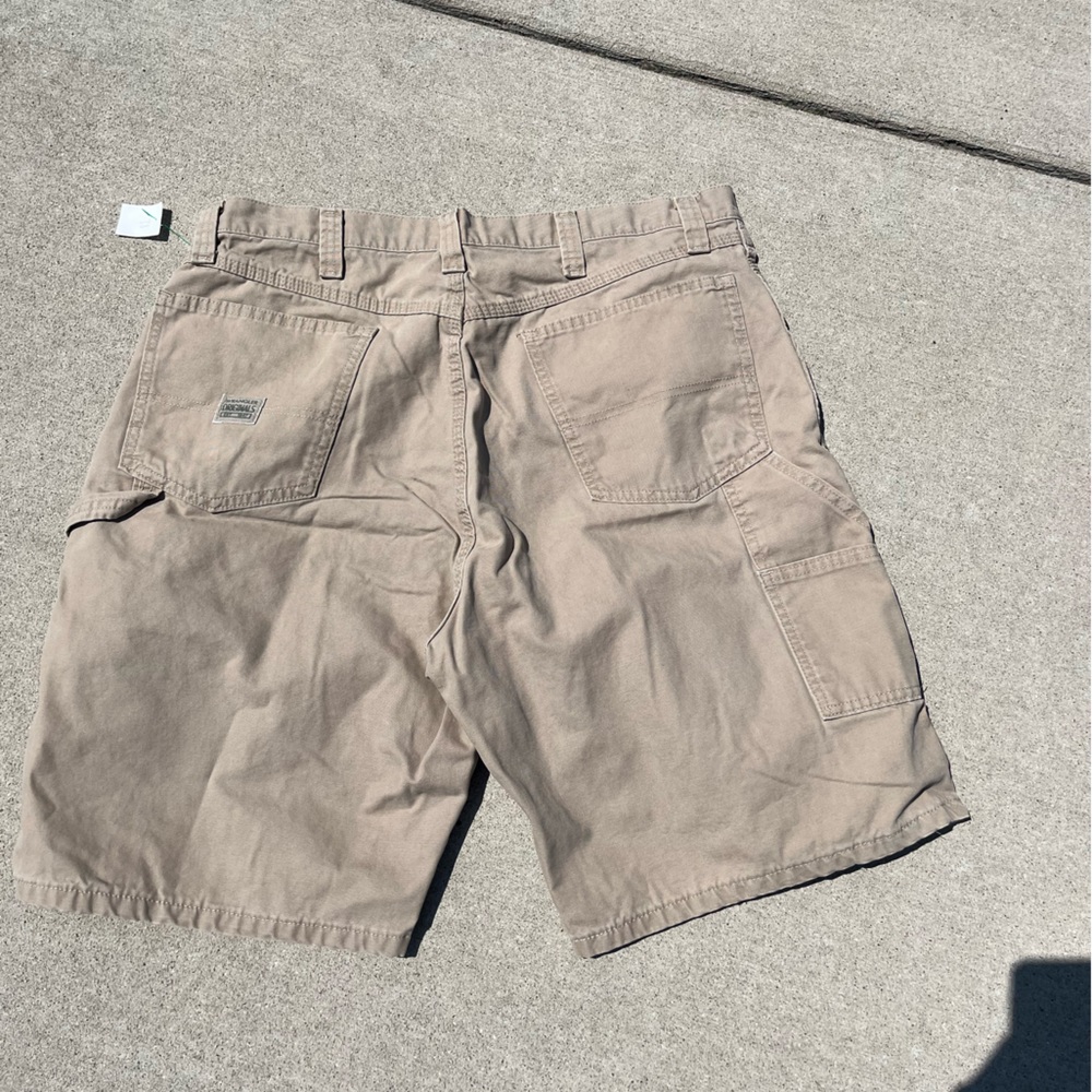 Baggy Wrangler khaki carpenter shorts